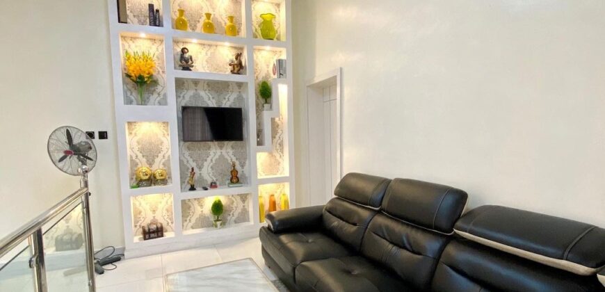 FULLY FURNISHED 5 BEDROOM DETACHED DUPLEX