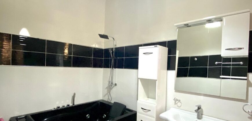 FULLY FURNISHED 5 BEDROOM DETACHED DUPLEX