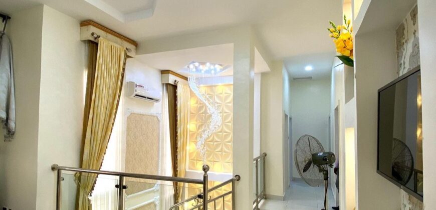 FULLY FURNISHED 5 BEDROOM DETACHED DUPLEX