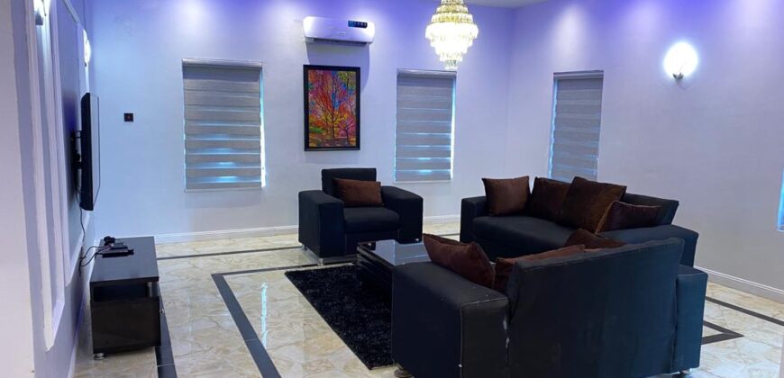 A fully furnished 3 bedroom apartment all en-suite now available