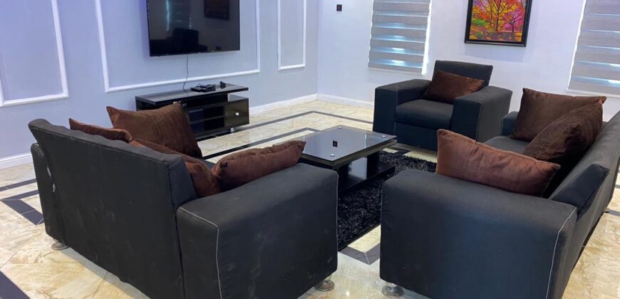 A fully furnished 3 bedroom apartment all en-suite now available