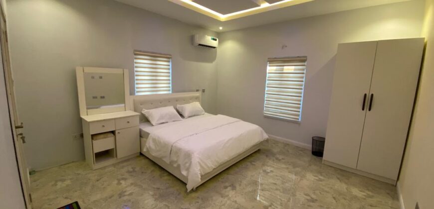 A fully furnished 3 bedroom apartment all en-suite now available