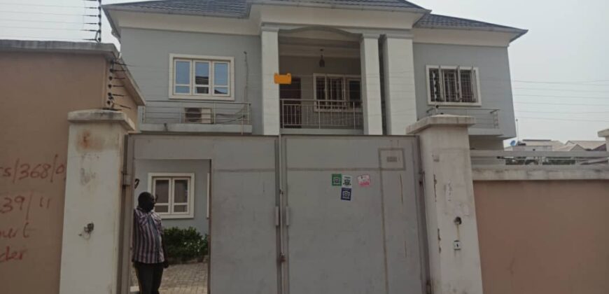 5 bedroom fully detached house with bq and a space for pool