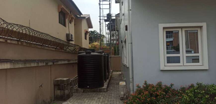 5 bedroom fully detached house with bq and a space for pool