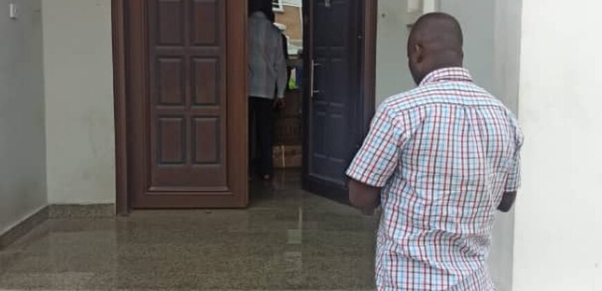 5 bedroom fully detached house with bq and a space for pool