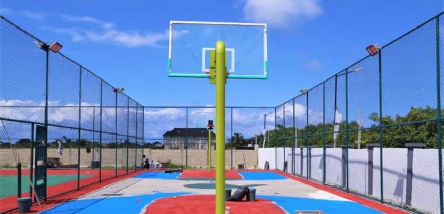 1 BED APARTMENTS WITH BASKETBALL COURT