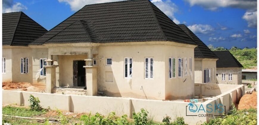 A DETAILED 2 BEDROOM BUNGALOW IN OASIS COURT POKA