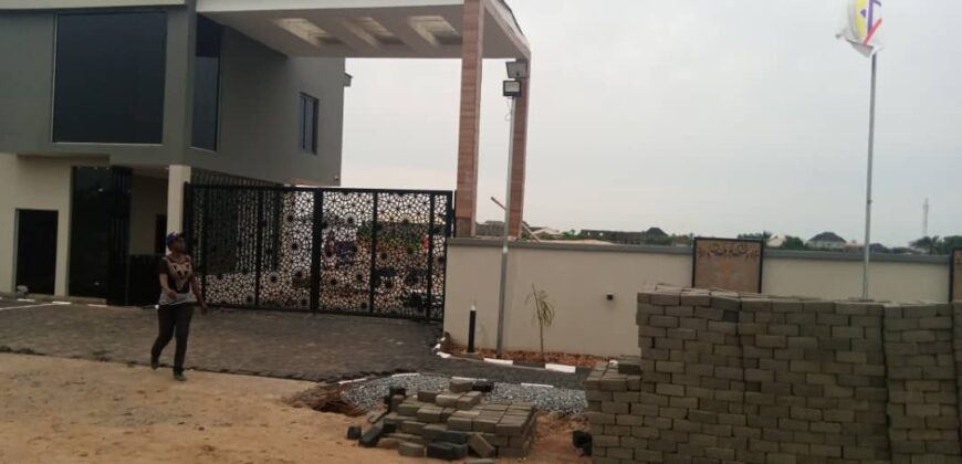 300sqm PLOTS OF LAND IN MERIDIAN BOULEVARD ESTATE OKUN AJAH