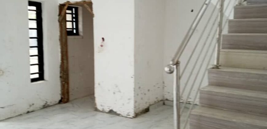 4 BEDROOM TERRACE DUPLEX AT LAVENDER GARDENS