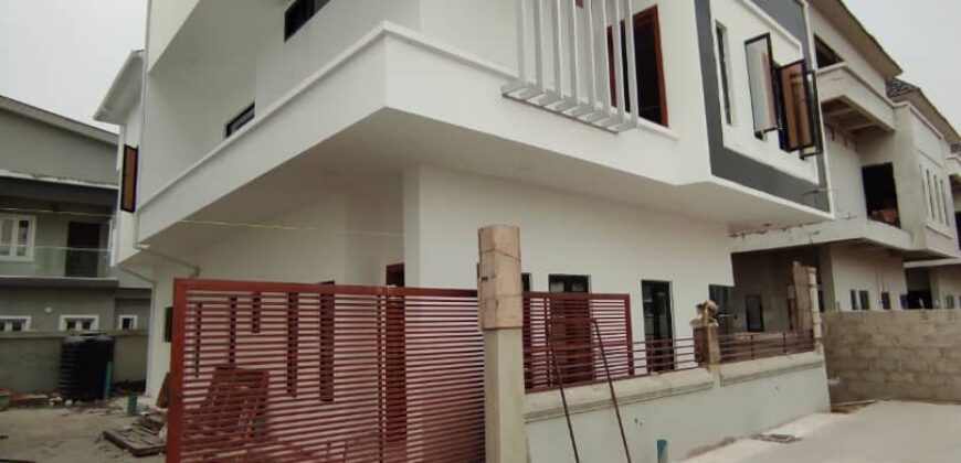 4bedroom semi detached duplex ensuite with a bq