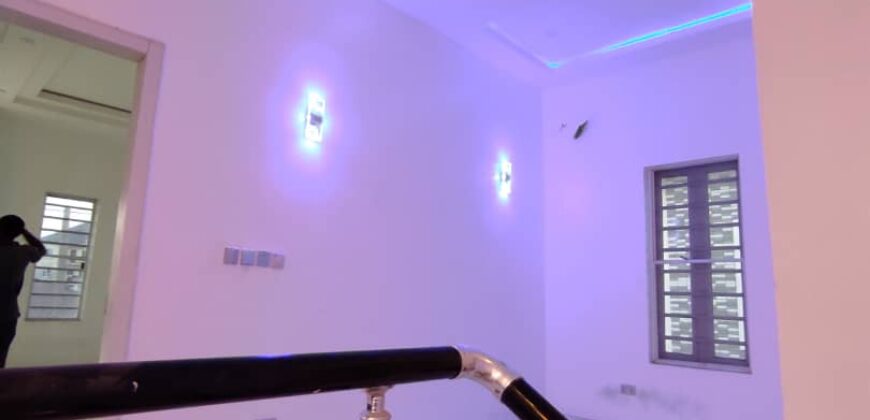 4 bedroom Detached duplex ensuite with a bq