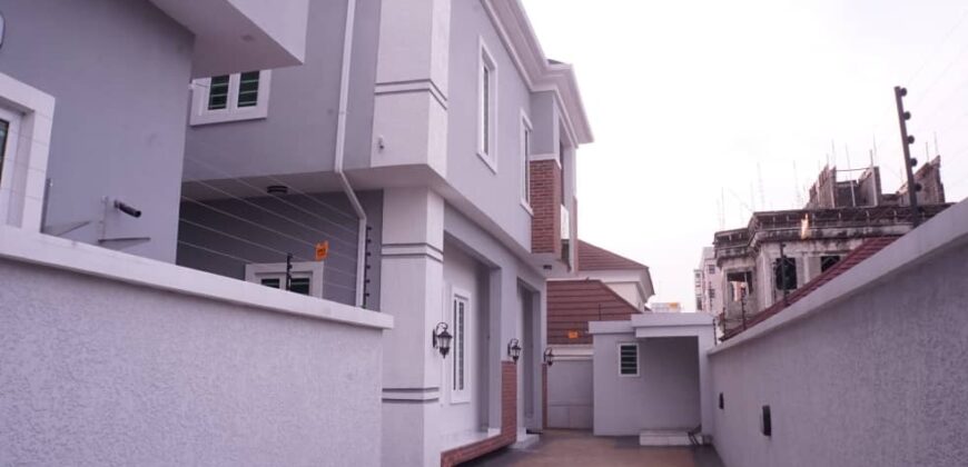 5bedroom detached duplex ensuite with a bq