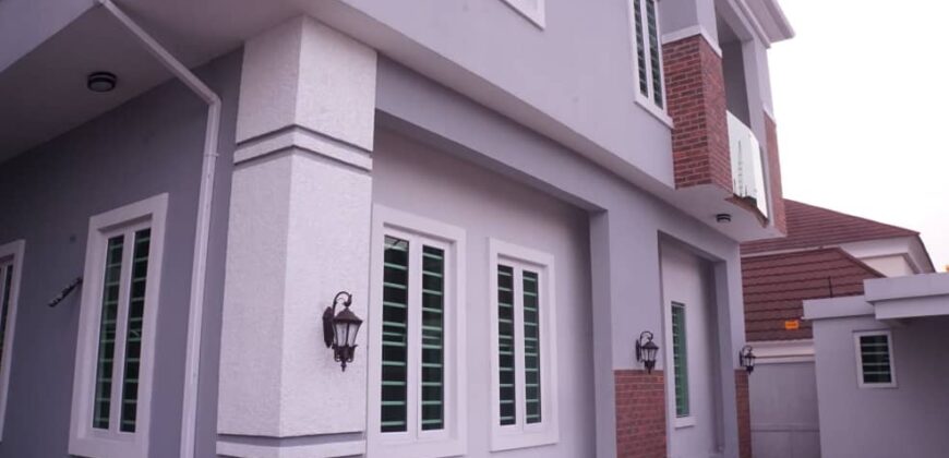 5bedroom detached duplex ensuite with a bq