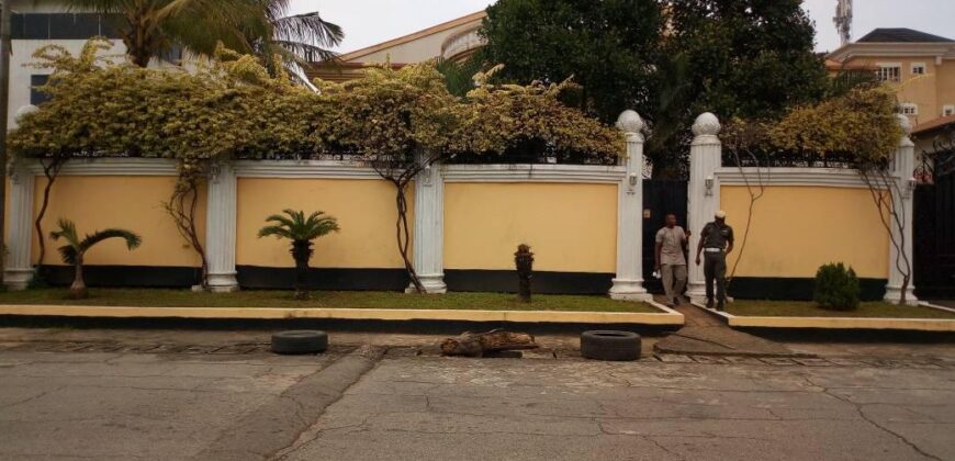 SUPER LUXURY 8 BEDROOM MANSION WITH BQ AND SWIMMING POOL IN PARKVIEW ESTATE