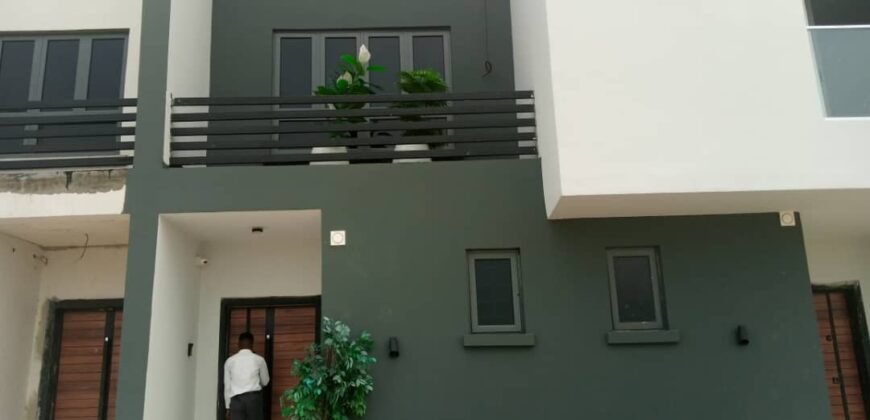 FULLY FURNISHED ONE BEDROOM MAISONETTE