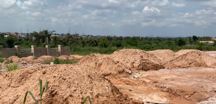 GOOD LANDS MEASURING 300SQM IN TREASURE HILLTOP ESTATE, ALAGBADO