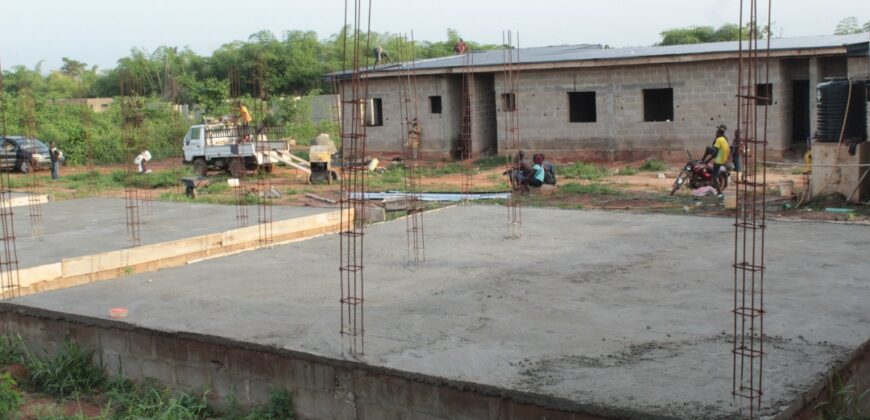 NEWLY BUILT 2 BEDROOM APARTMENTS IN OYIN GARDEN MOWE