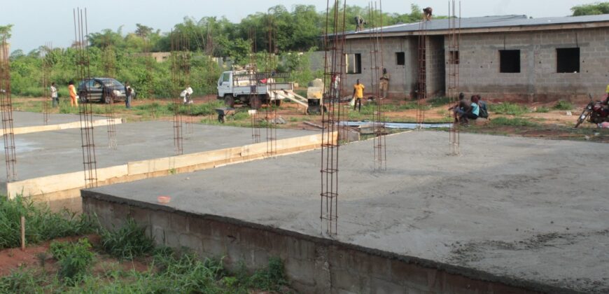 NEWLY BUILT 2 BEDROOM APARTMENTS IN OYIN GARDEN MOWE