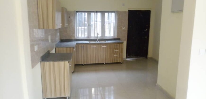 MODERN DESIGN 2 BEDROOM APARTMENT IN LAGOON VIEW ESTATE, YABA.