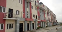 TASTEFULLY BUILT 4 BEDROOM MAISONETTE DUPLEX IN LAGOON VIEW ESTATE, YABA.