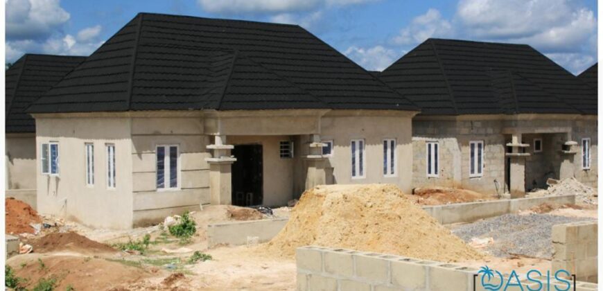 SPECTACULARLY DESIGNED TWO BEDROOM DETACHED BUNGALOW IN OASIS COURT, POKA, EPE