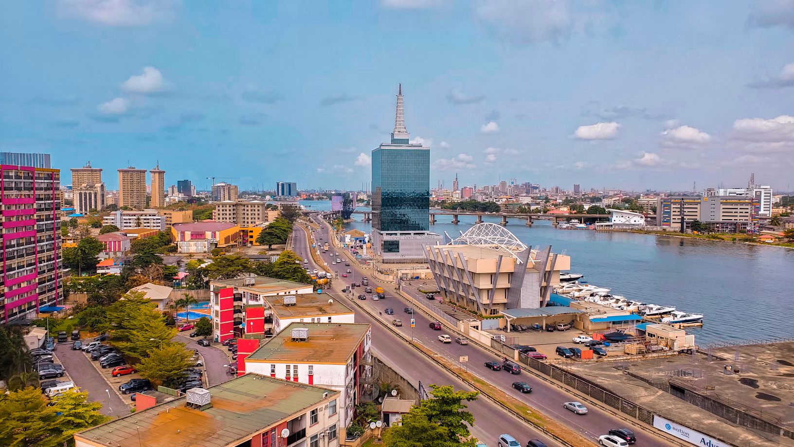 DIFFERENCES BETWEEN LAGOS ISLAND AND LAGOS MAINLAND BY Dennis Isong 